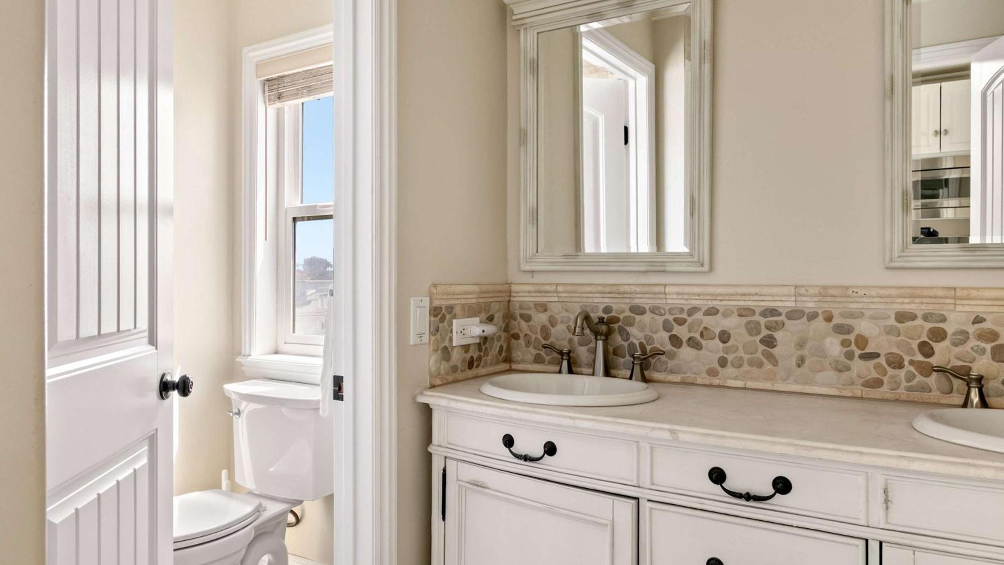 Mission Oceanfront 2br