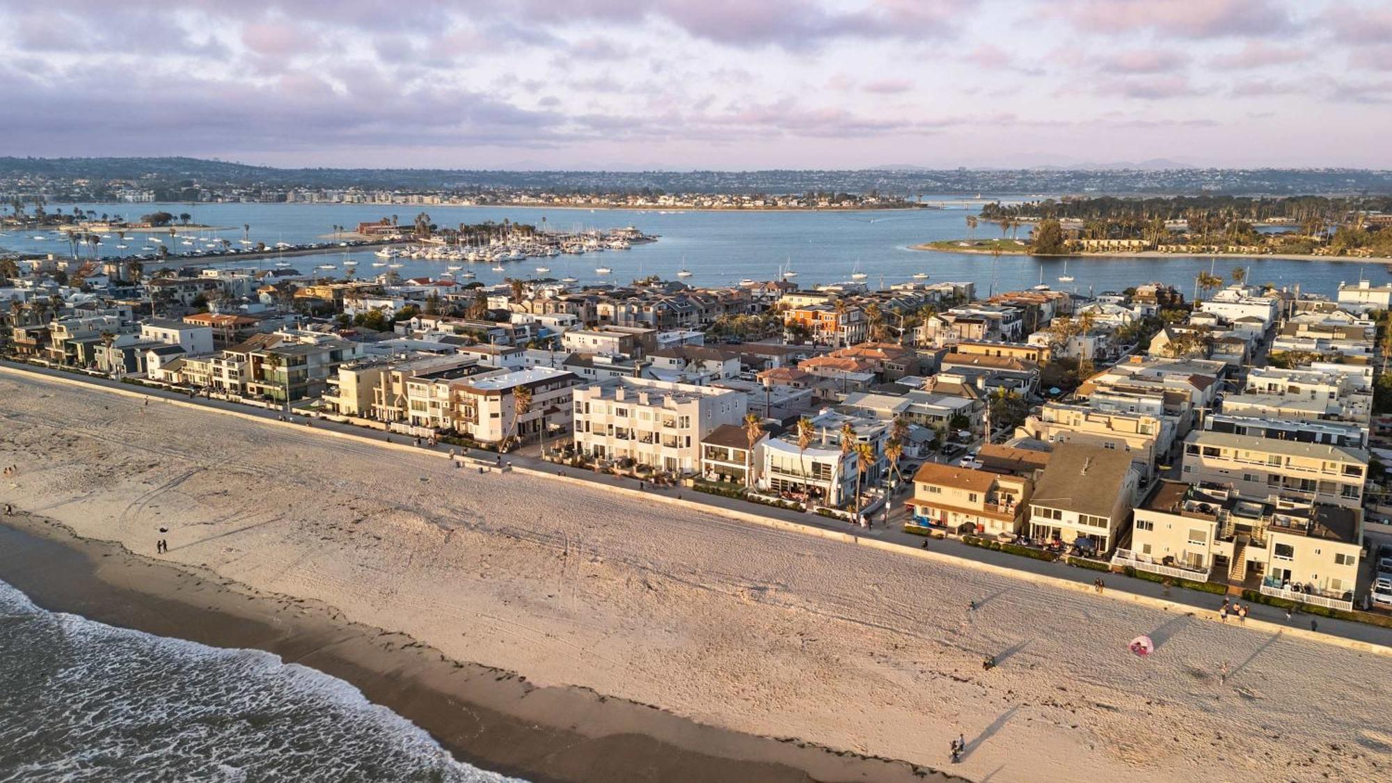 Mission Oceanfront 2br *